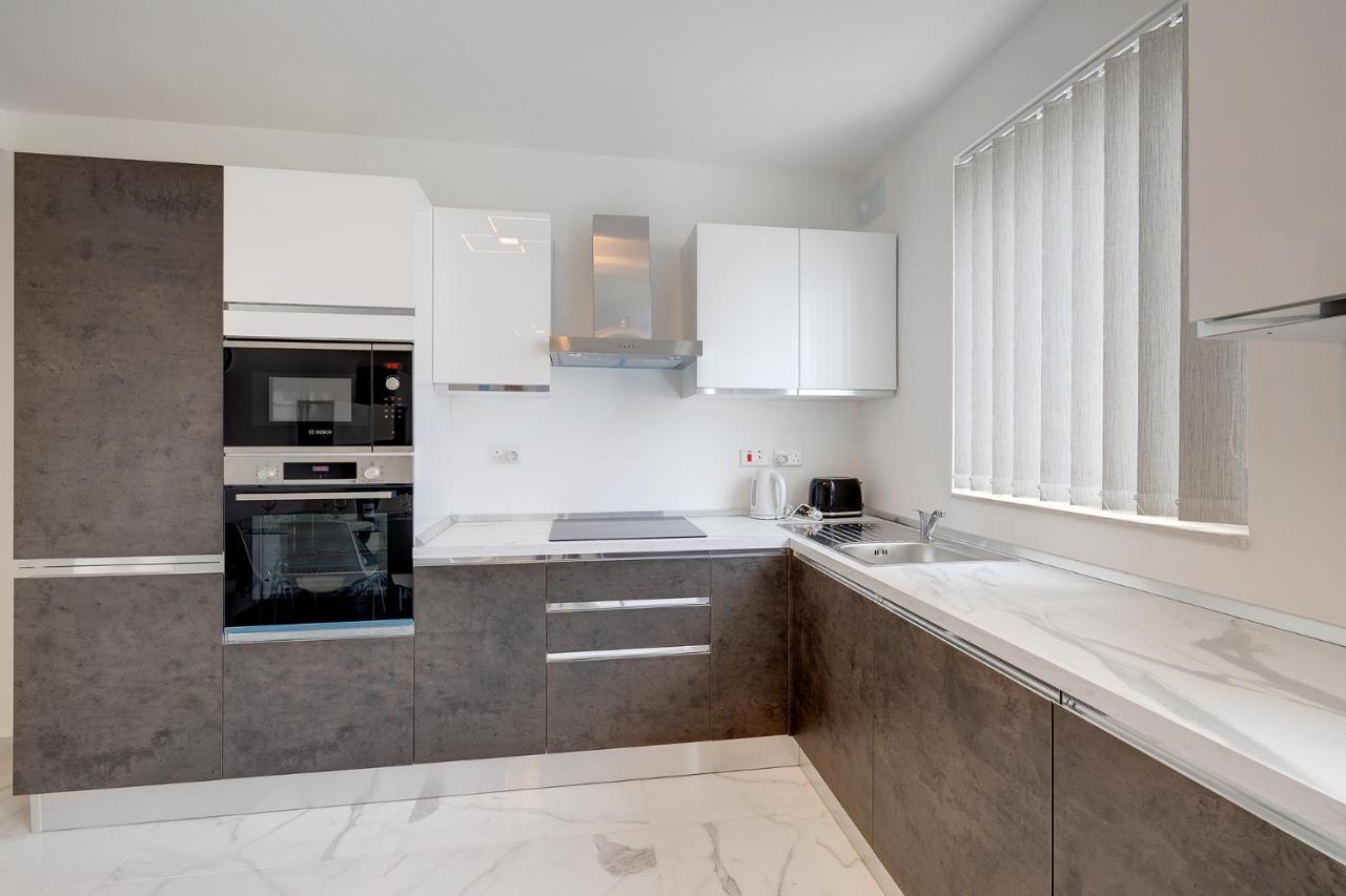 Stylish 2Br Apartment In Central St Julians Saint Julian's Bagian luar foto